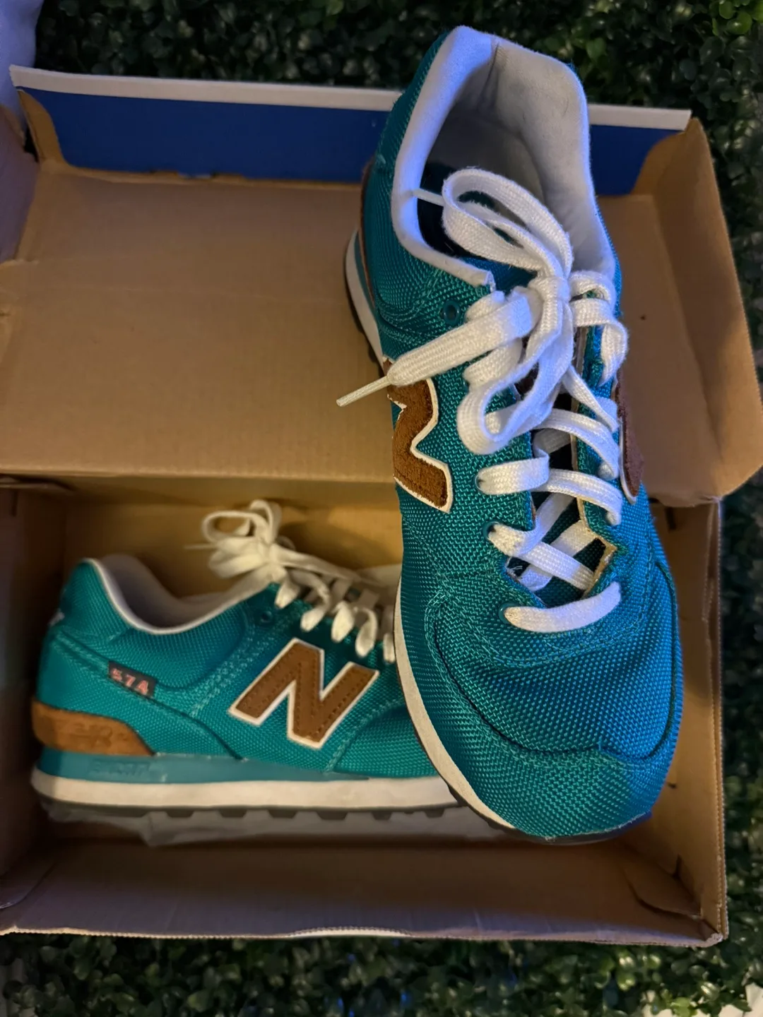 New Balance 574 Teal Sneakers - Size 7.5 image indicator(3)