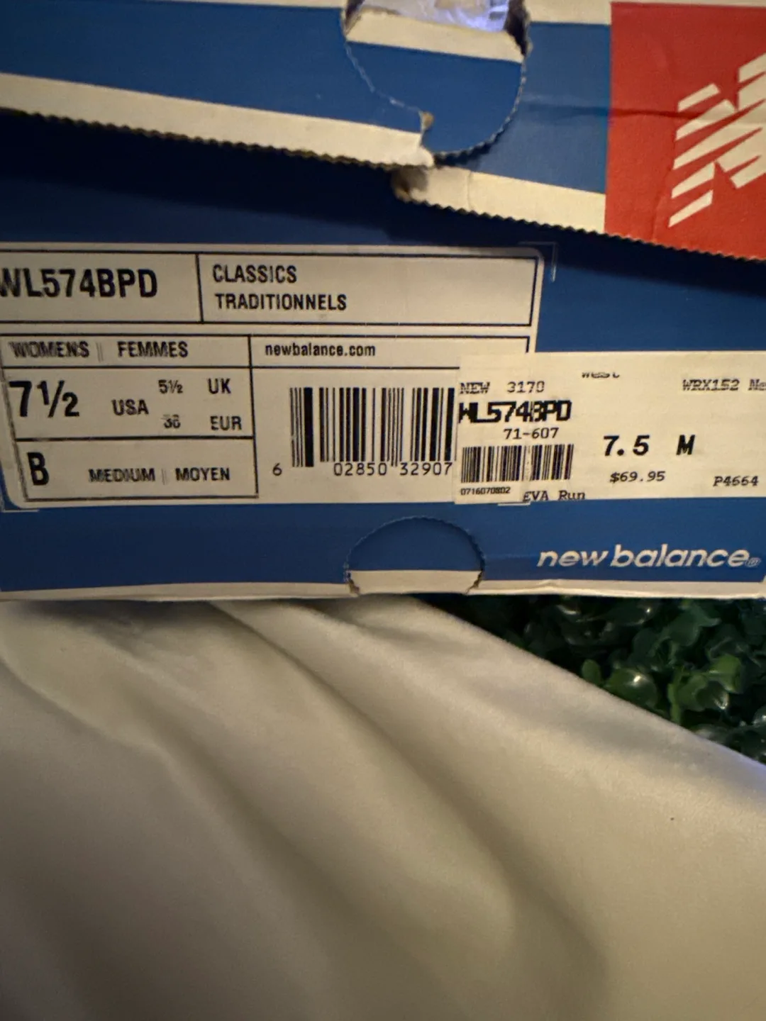 New Balance 574 Teal Sneakers - Size 7.5 image indicator(10)