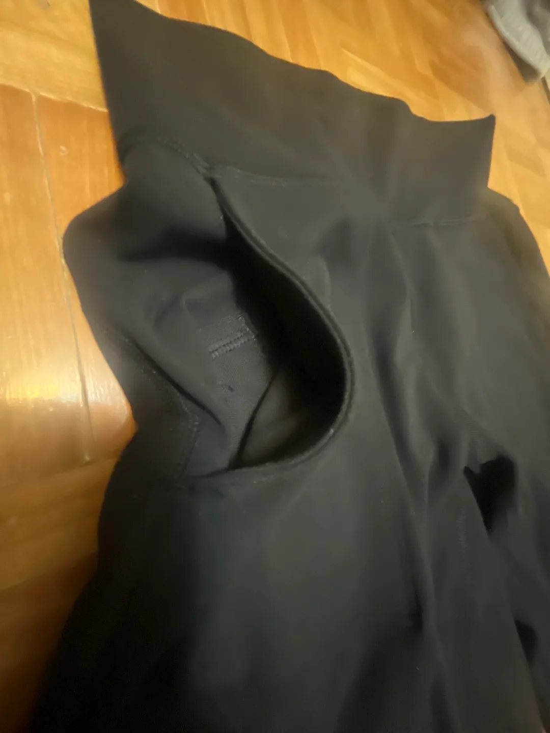 Lululemon Black Training Joggers Size 4 image indicator(3)