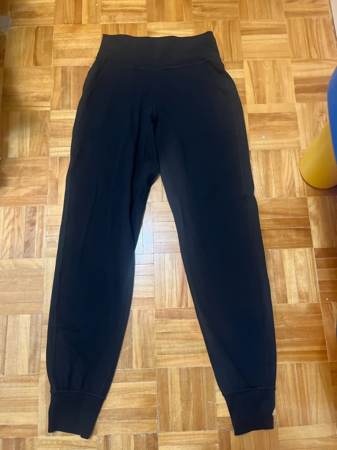 Lululemon Black Training Joggers Size 4 image indicator(2)