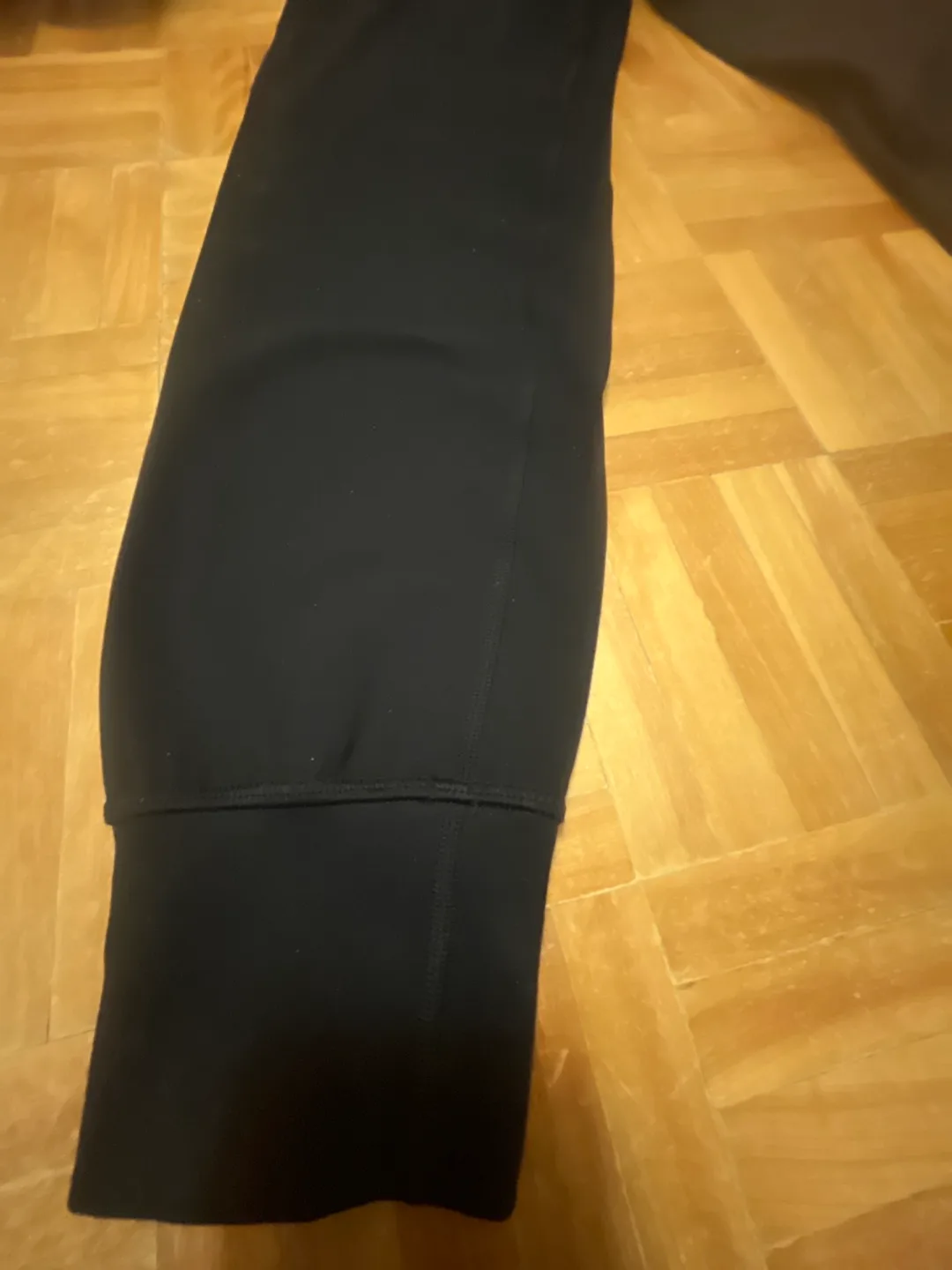 Lululemon Black Training Joggers Size 4 image indicator(4)