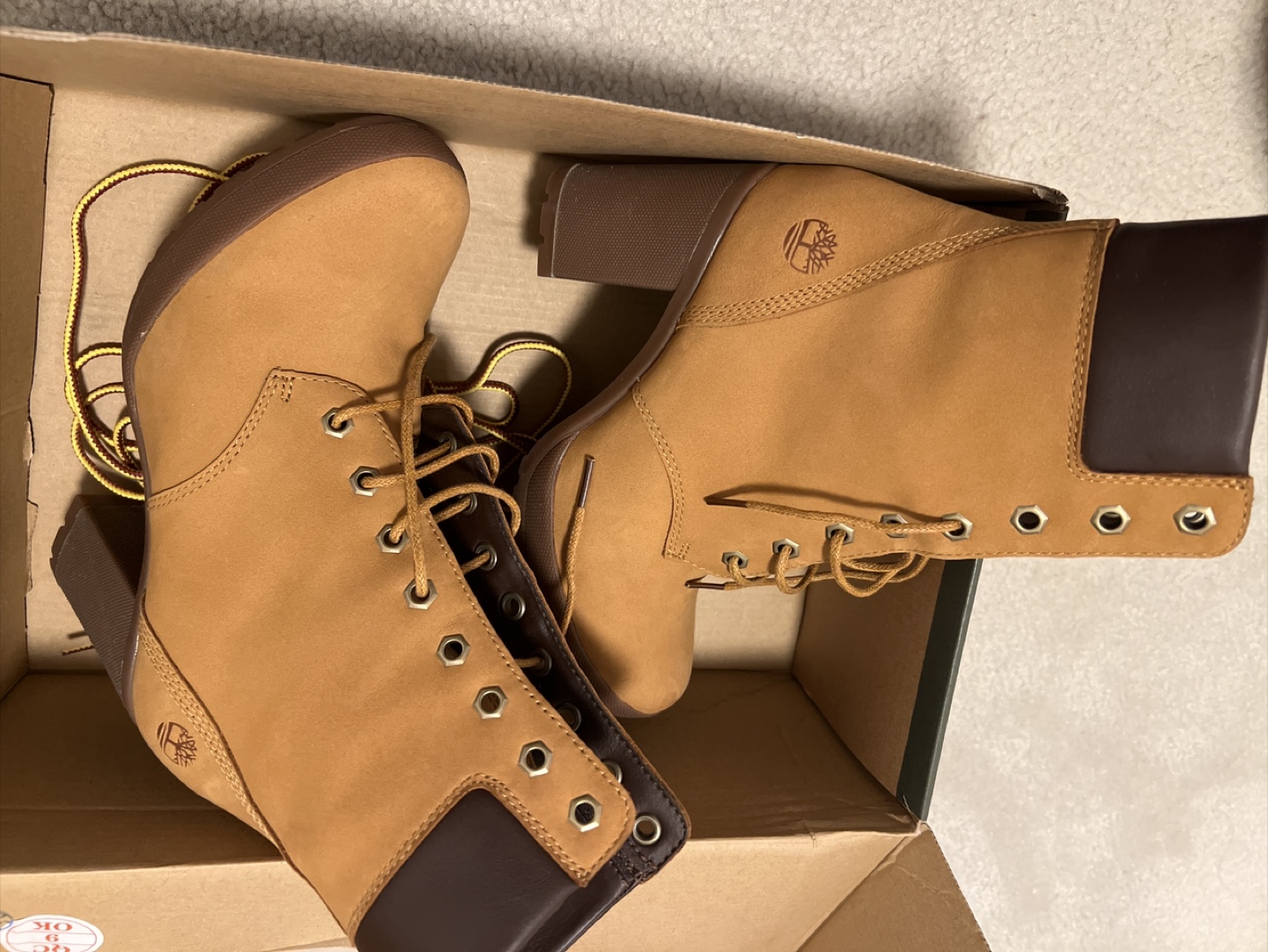 Timberland Camdale 6-Inch Wheat Nubuck Boots - Size 6
