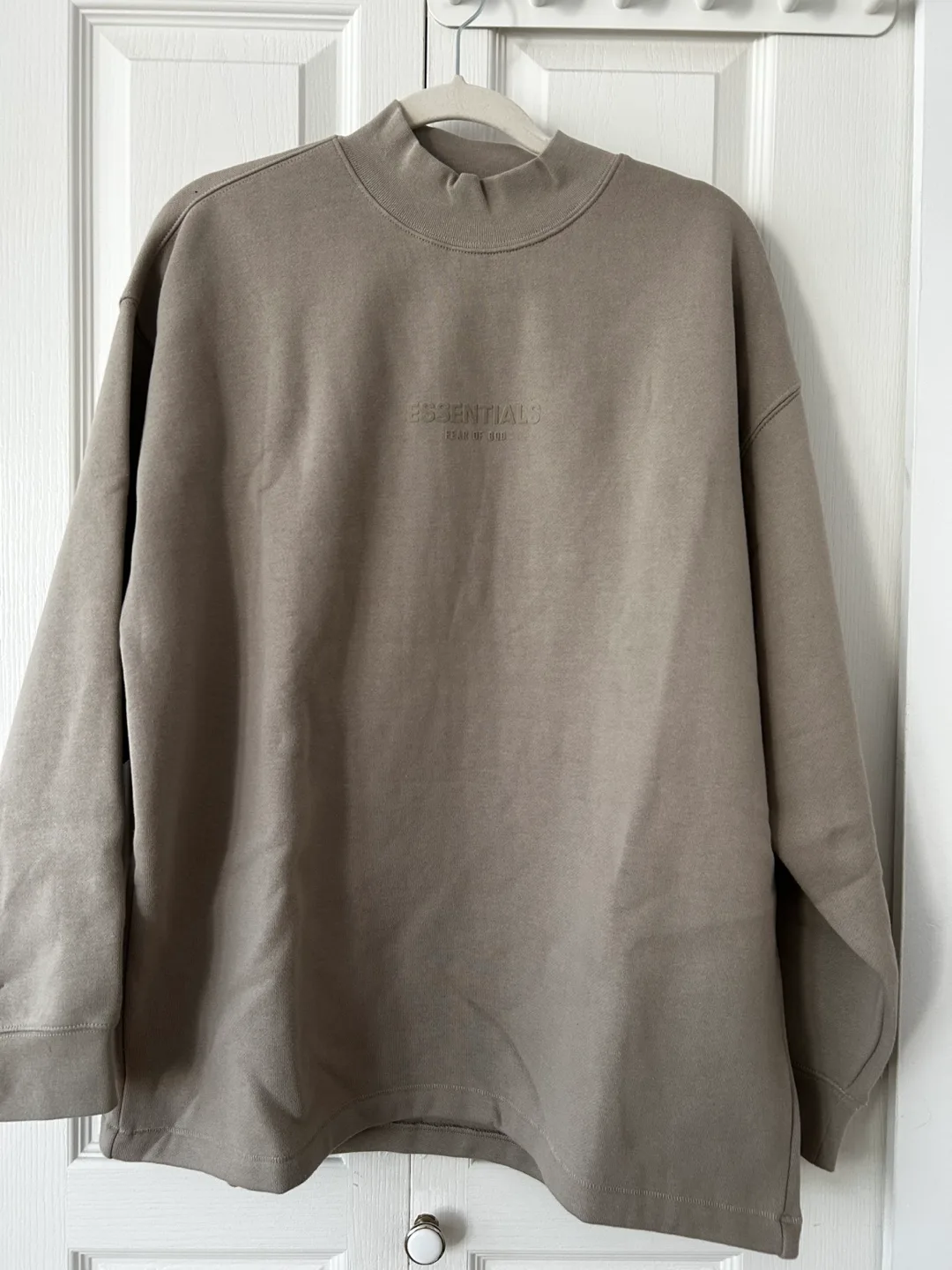 Men's Essentials Sweatshirt thumbnail