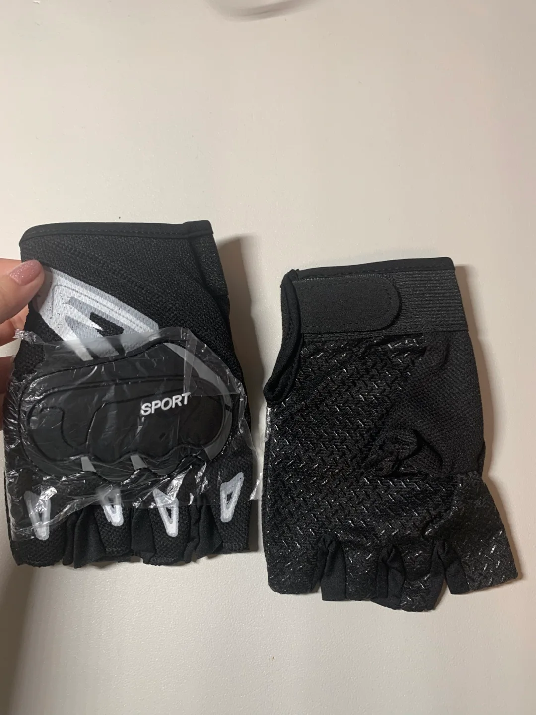 Pair of Black Fingerless Gloves thumbnail
