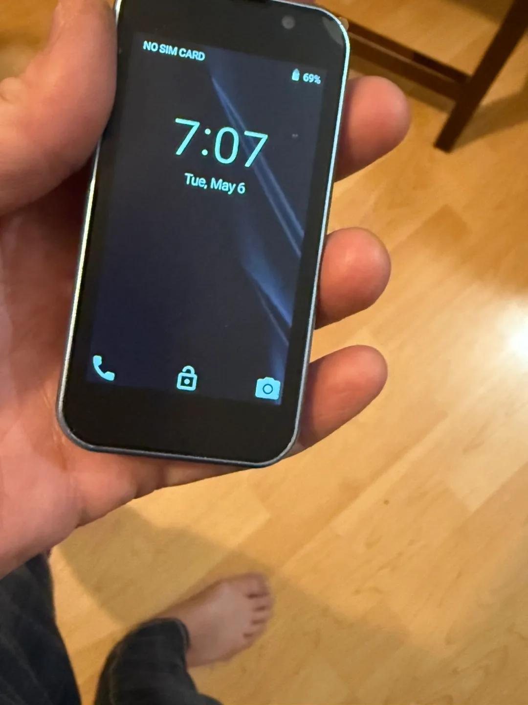Miniature Smartphone - Unlocked thumbnail