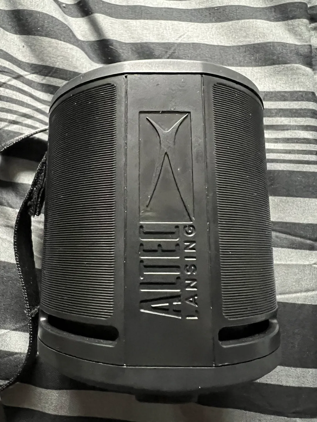 Altec Lansing IMW1050PK2 Portable Bluetooth Speaker image indicator(3)