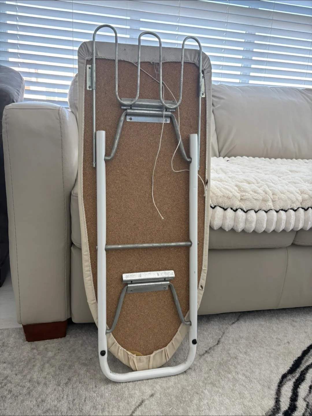 Mini Foldable Ironing Board image indicator(3)