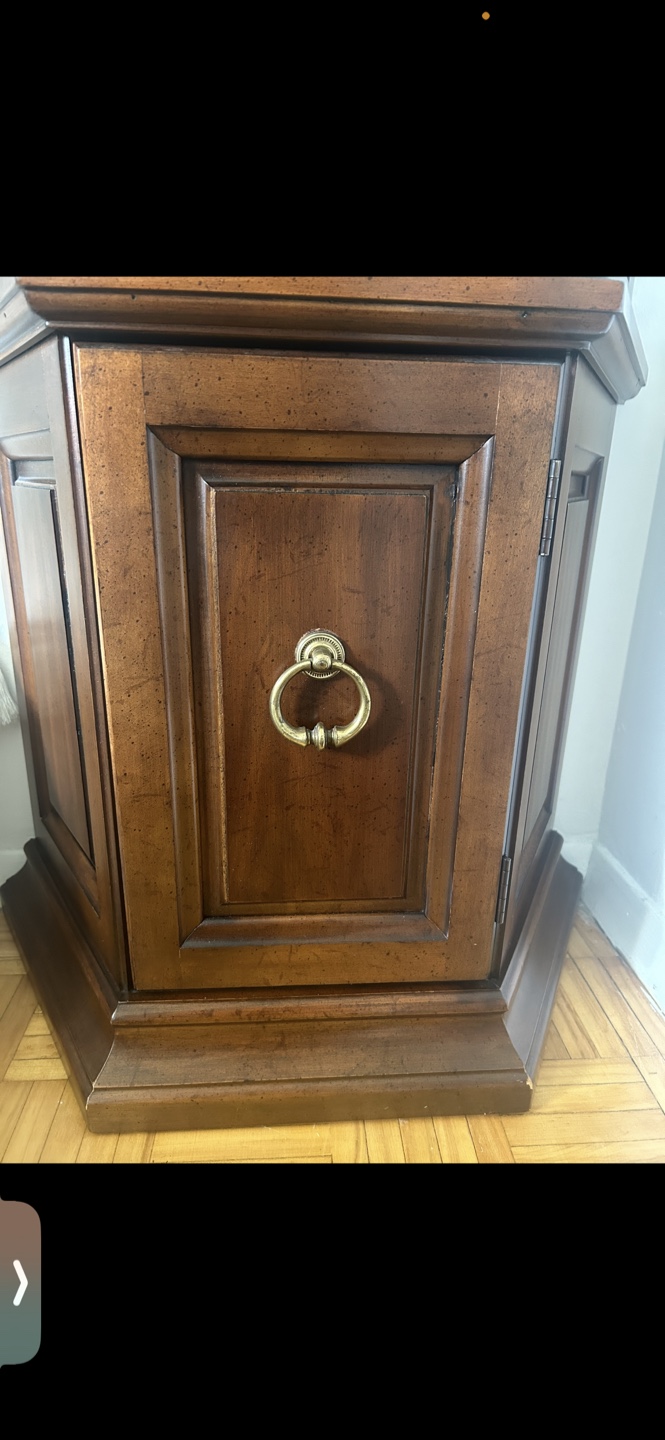 Corner Curio Cabinet with Glass Shelves - photo 4