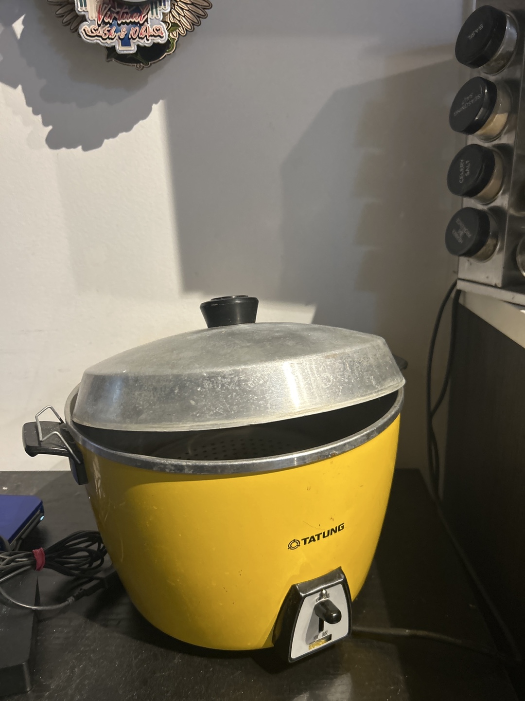 TATUNG Rice Cooker Yellow