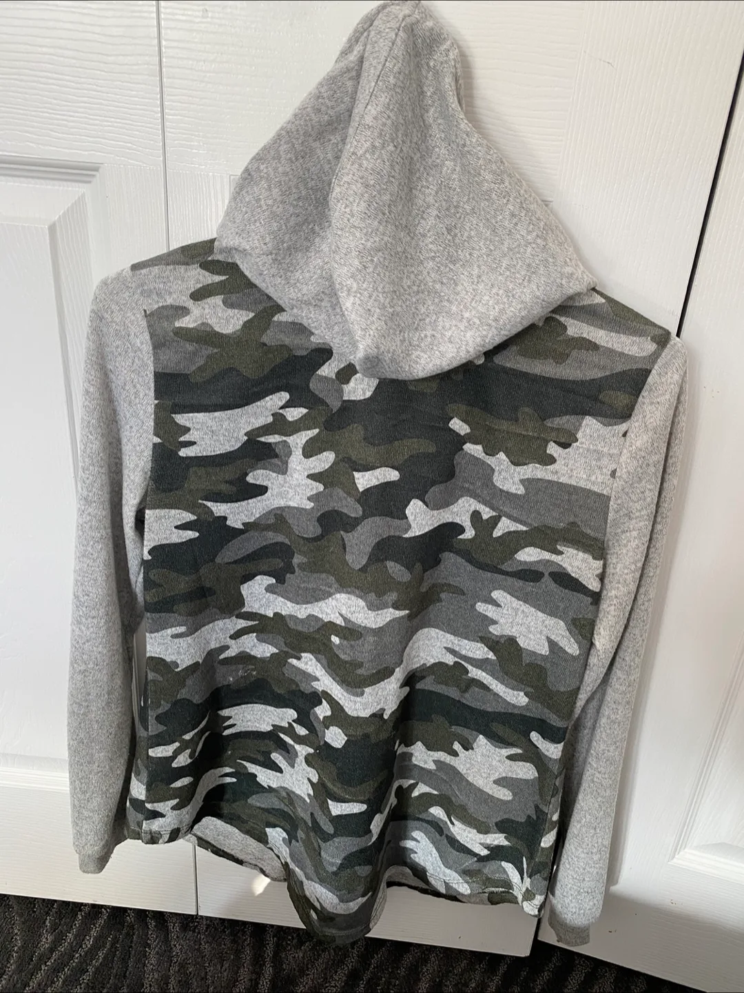 No Boundaries Girls' Camo Hoodie Jacket, Size M (7-9) thumbnail