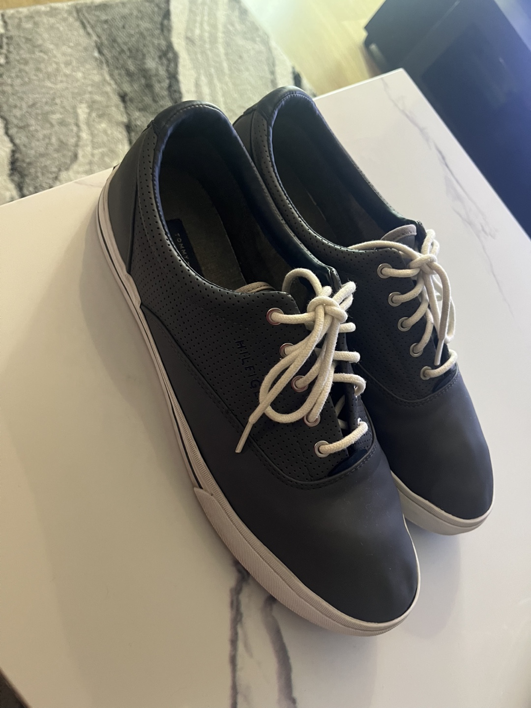 Men's Tommy Hilfiger Dark Grey Leather Low-Top Sneakers - photo 2