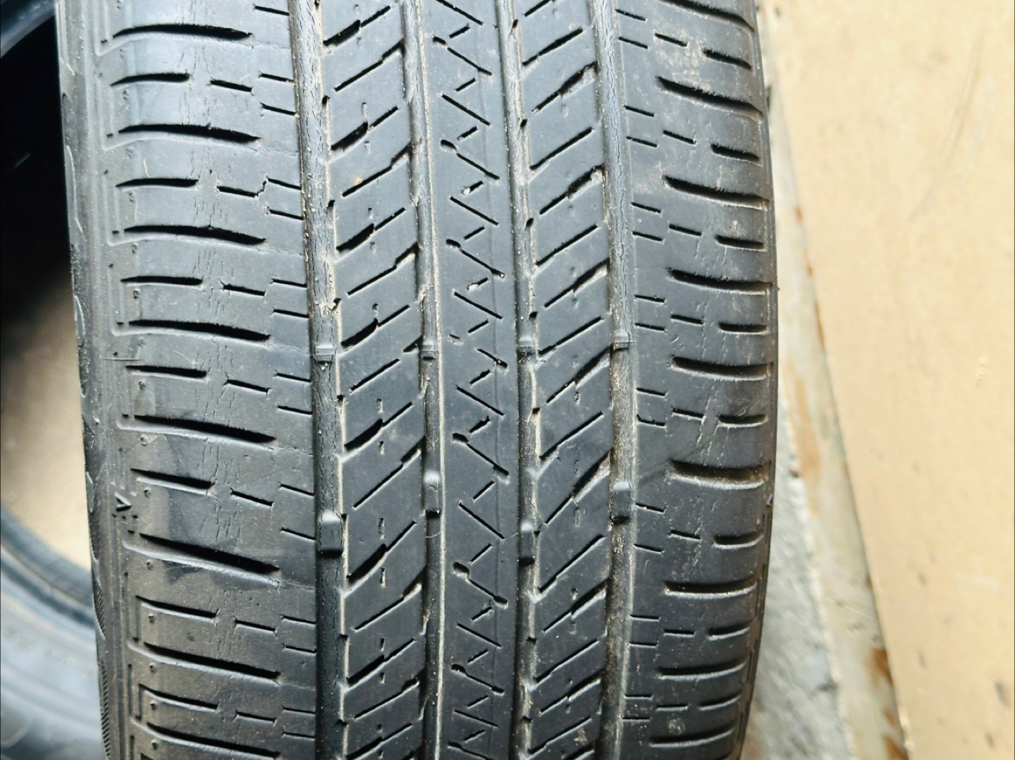 Used Bridgestone P205/60R16 Tires - photo 4