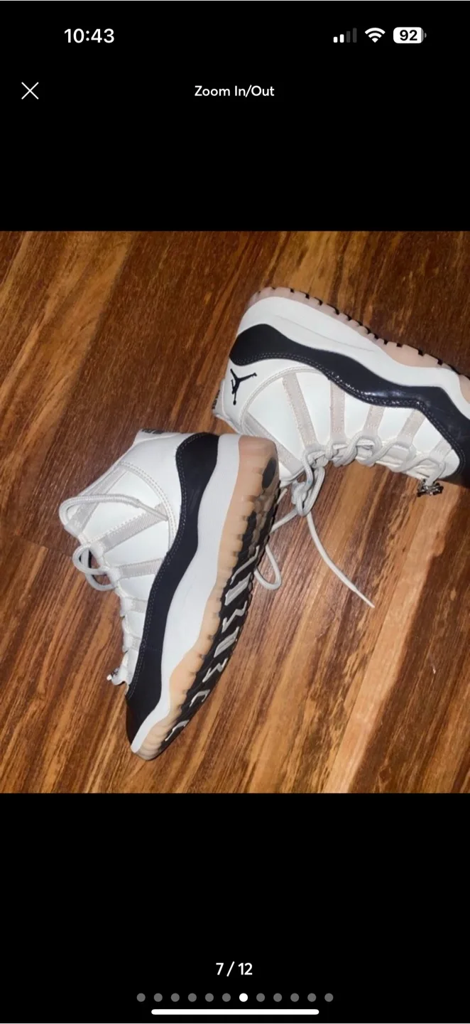 Air Jordan 11 Retro "Neapolitan" sneakers size 2.5 Y image indicator(6)