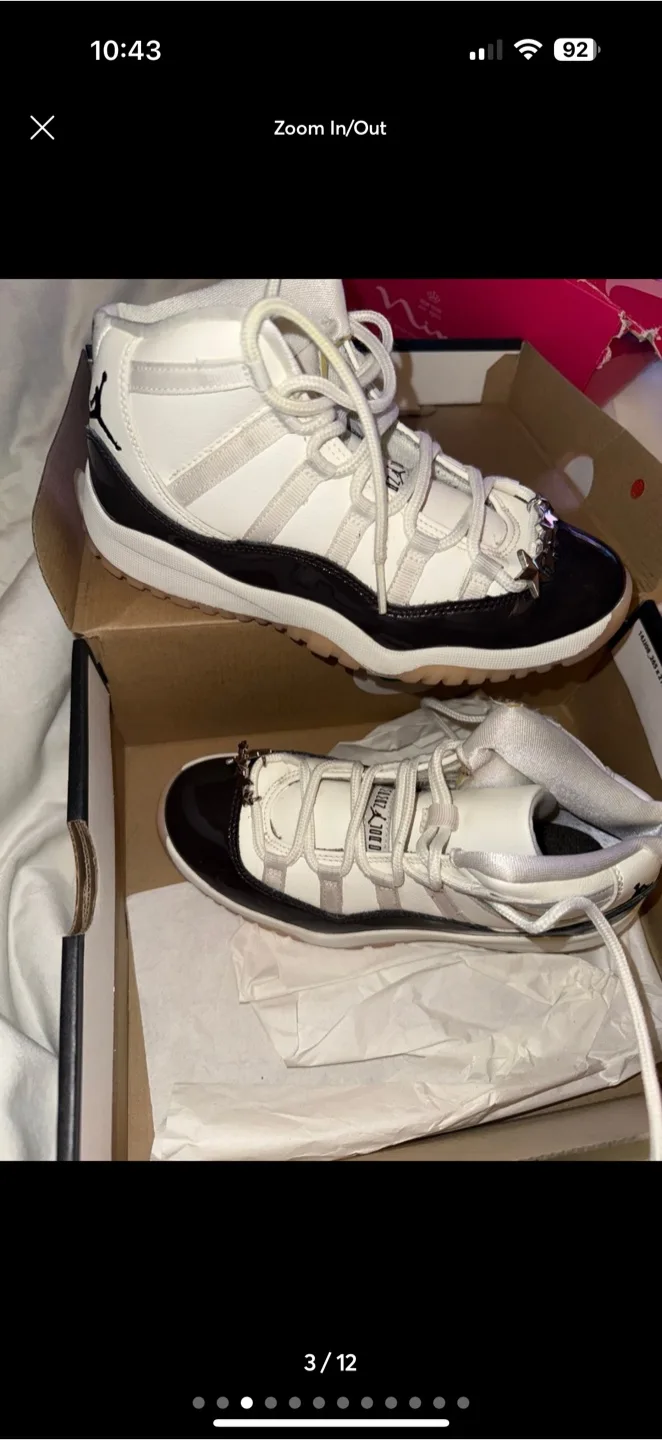 Air Jordan 11 Retro "Neapolitan" sneakers size 2.5 Y image indicator(3)