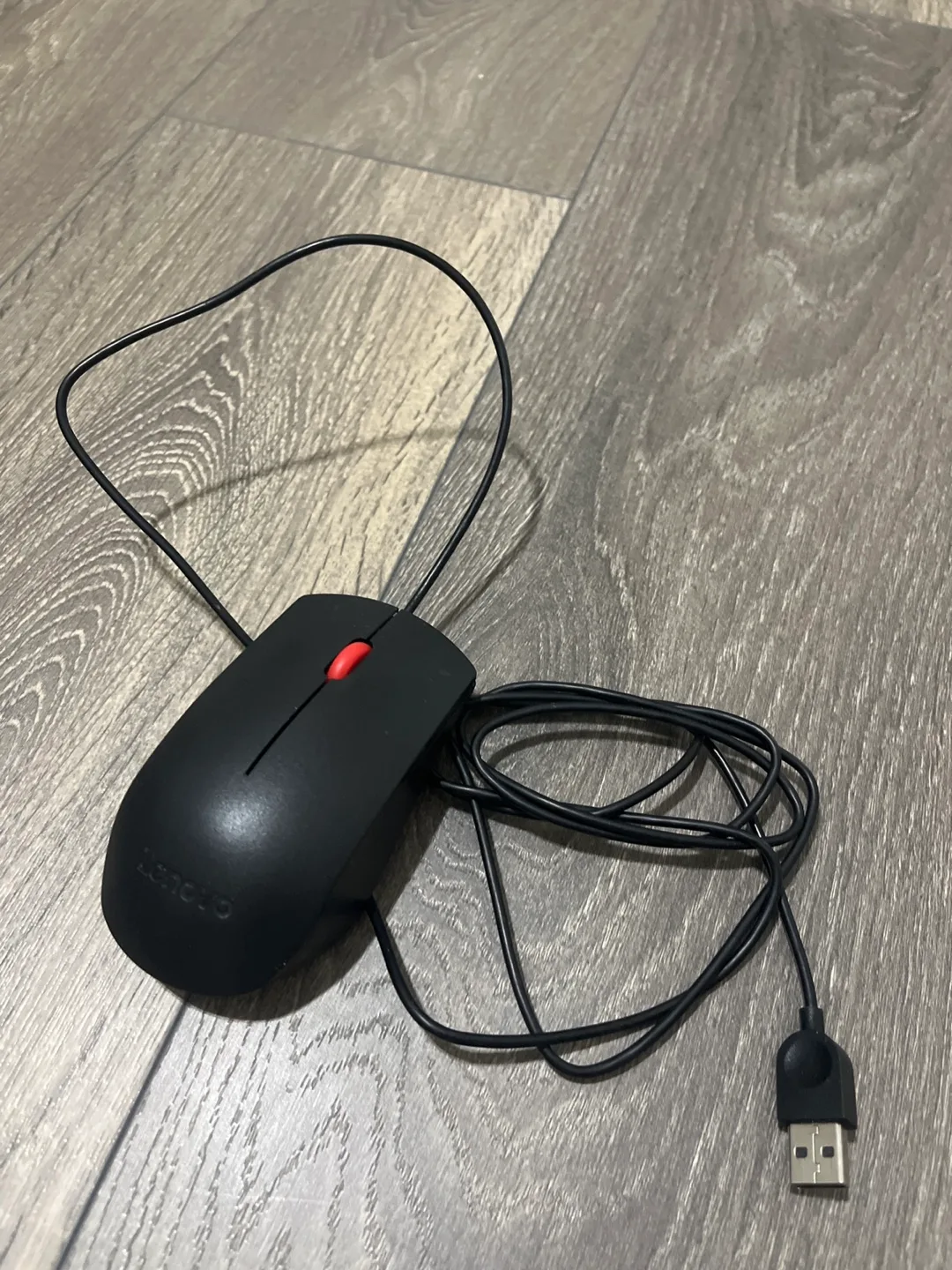 Lenovo Wired USB Mouse thumbnail