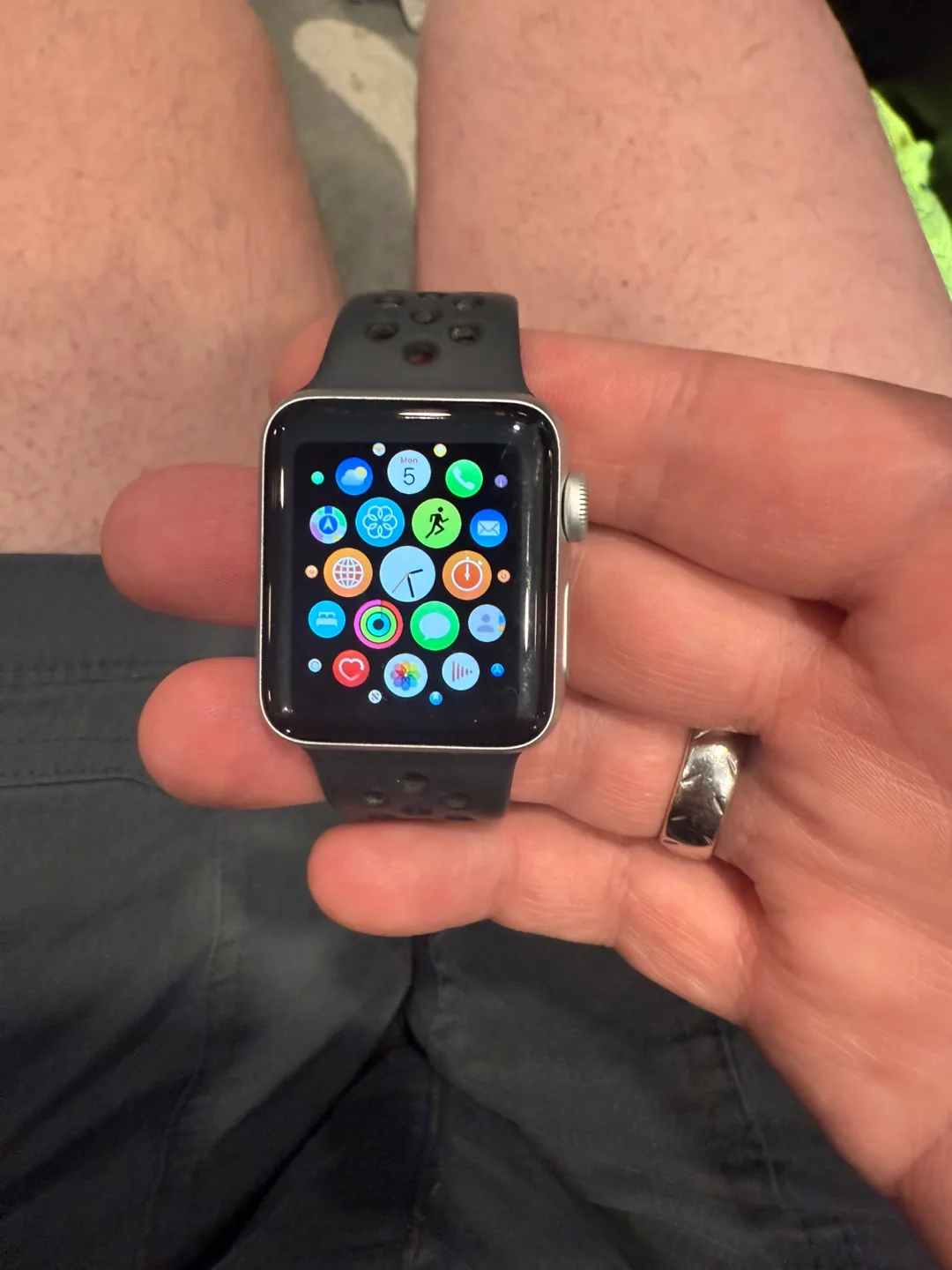 Apple Watch Series 3 38mm 96% battery health image indicator(5)