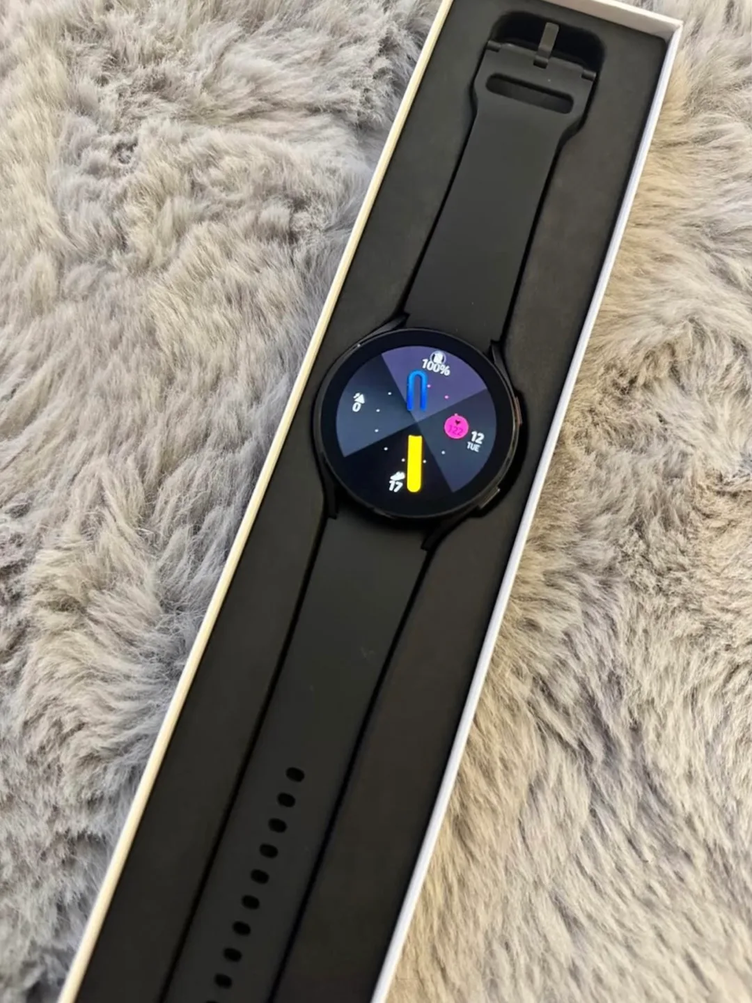 Samsung Galaxy Watch4 Smartwatch - Black image indicator(3)