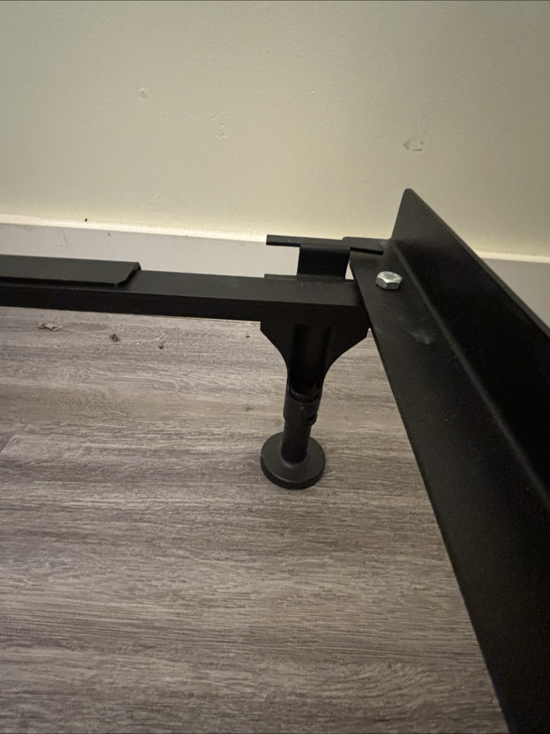 Metal Bed Frame - Queen Size - photo 4