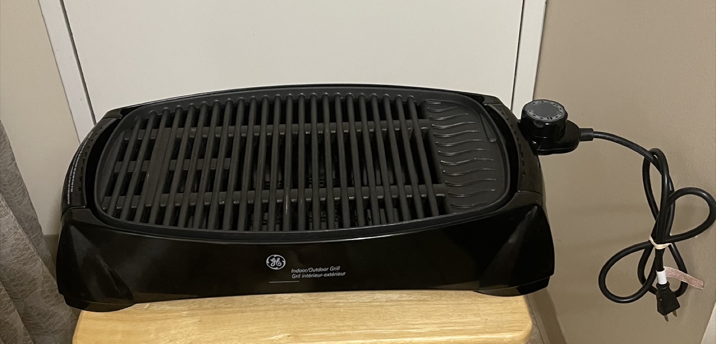 GE Indoor / Outdoor Electric Smokeless BBQ Grill - Black