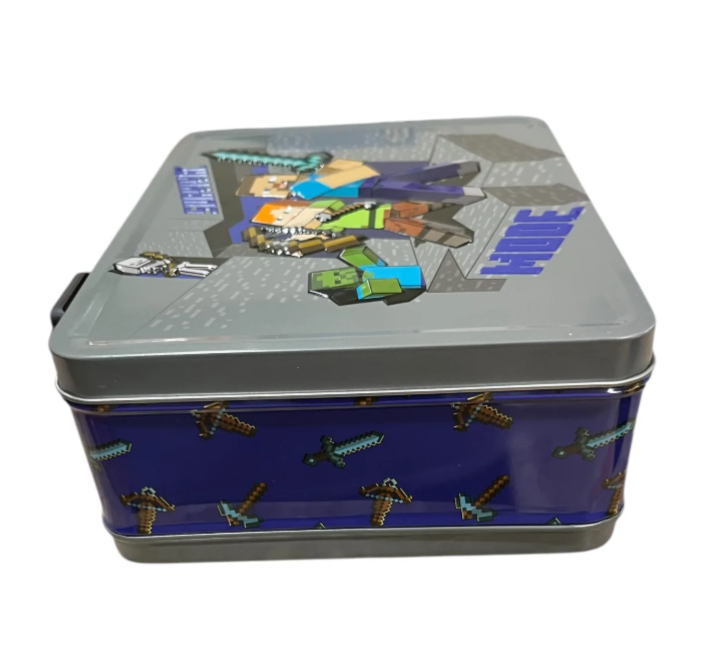 Minecraft Metal Lunchbox & Dennis Figure image indicator(6)