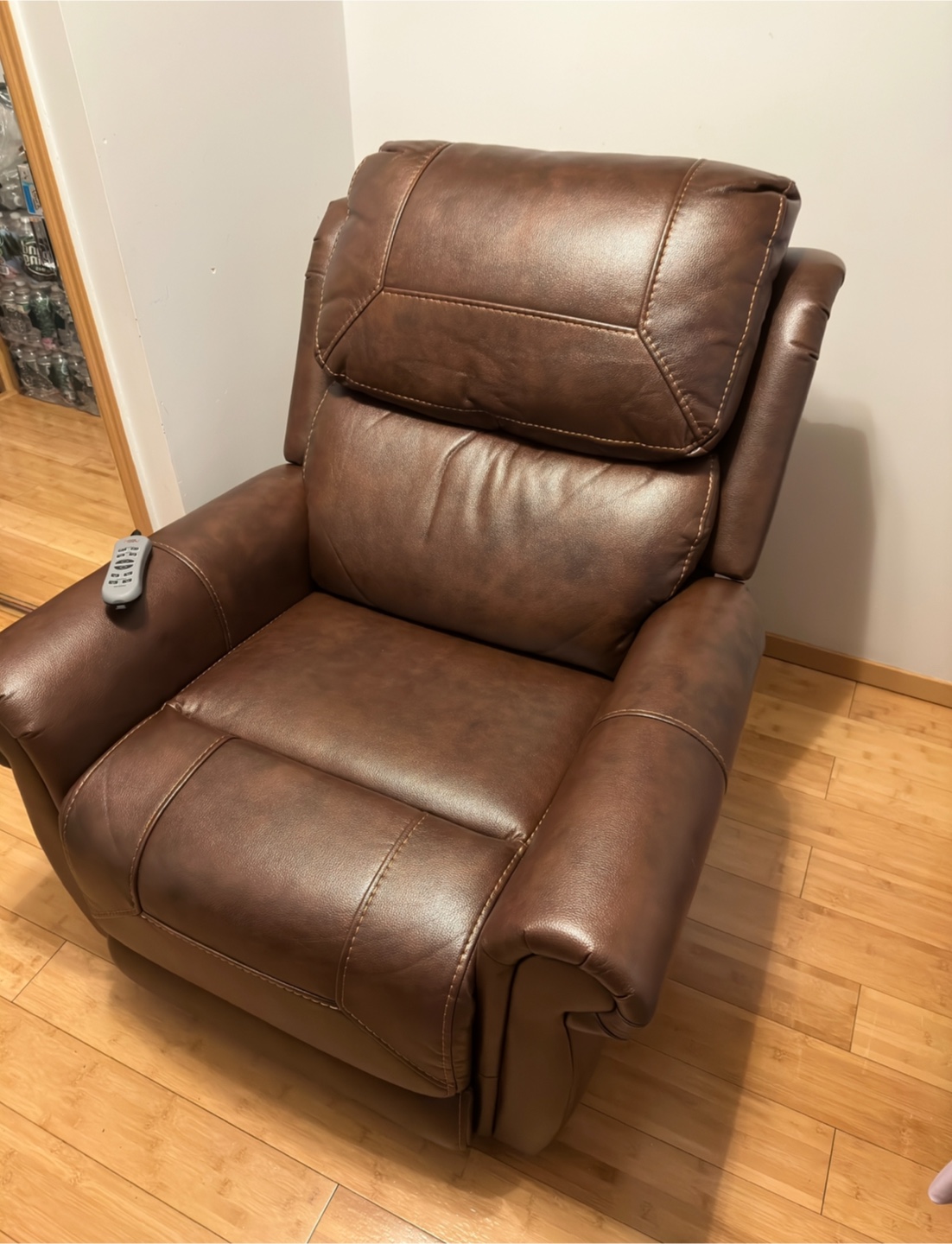 Raymor & Flanigan Brown Leather Power Recliner $1200 - photo 2