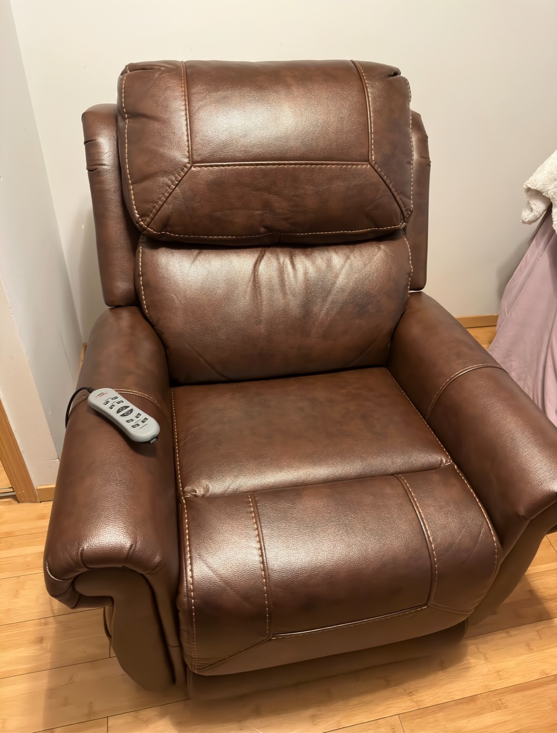 Raymor & Flanigan Brown Leather Power Recliner $1200