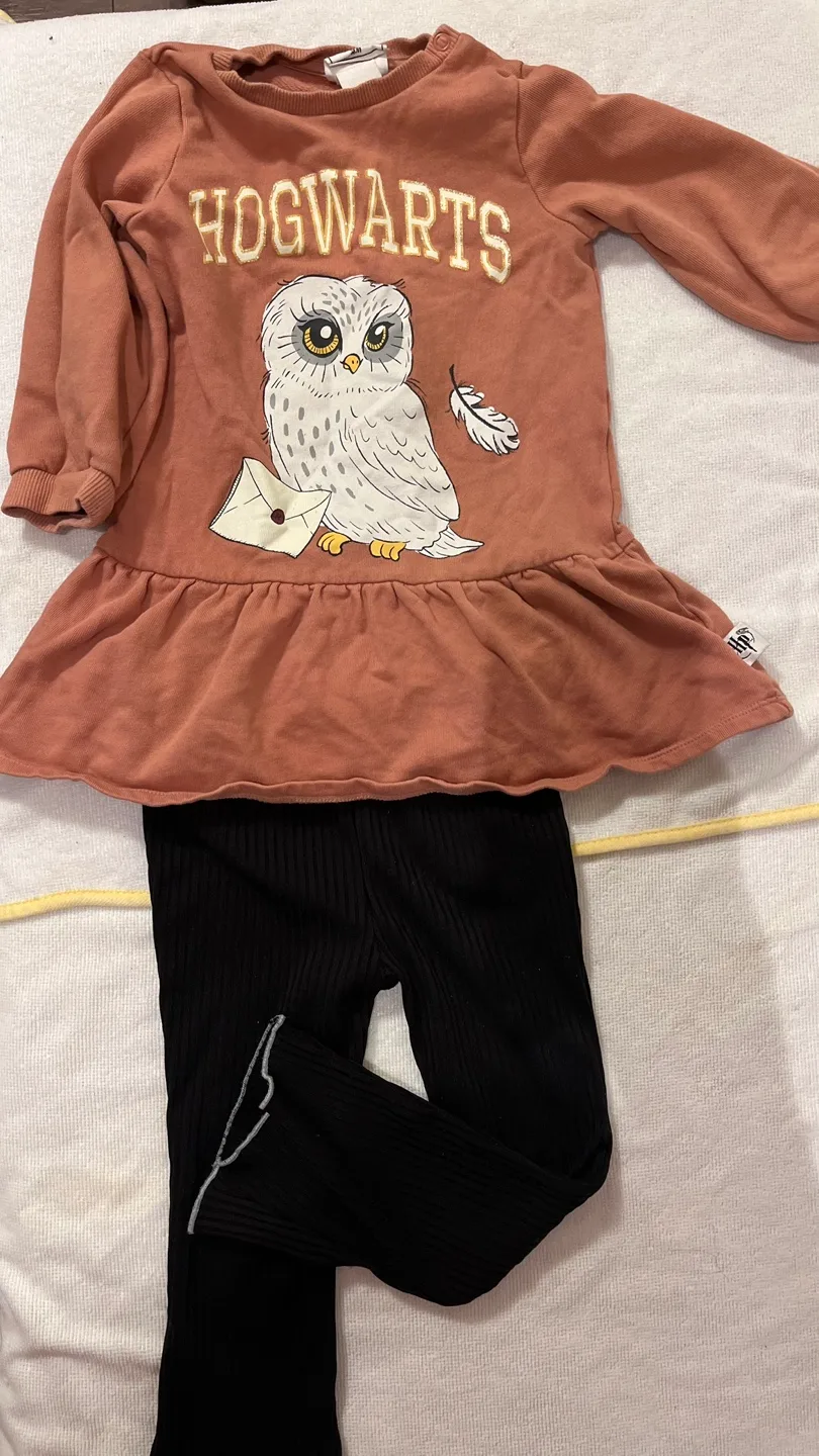 Adorable Girls' Hogwarts Outfit - Size 18-24 Months thumbnail
