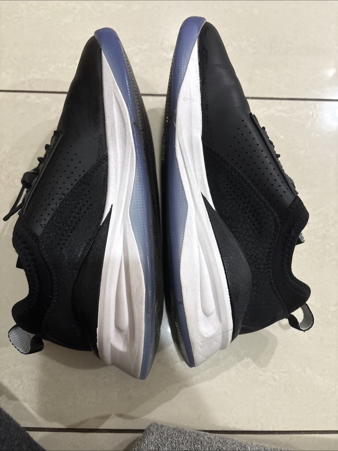 Clove Women's Black Slip-On Sneakers - photo 3