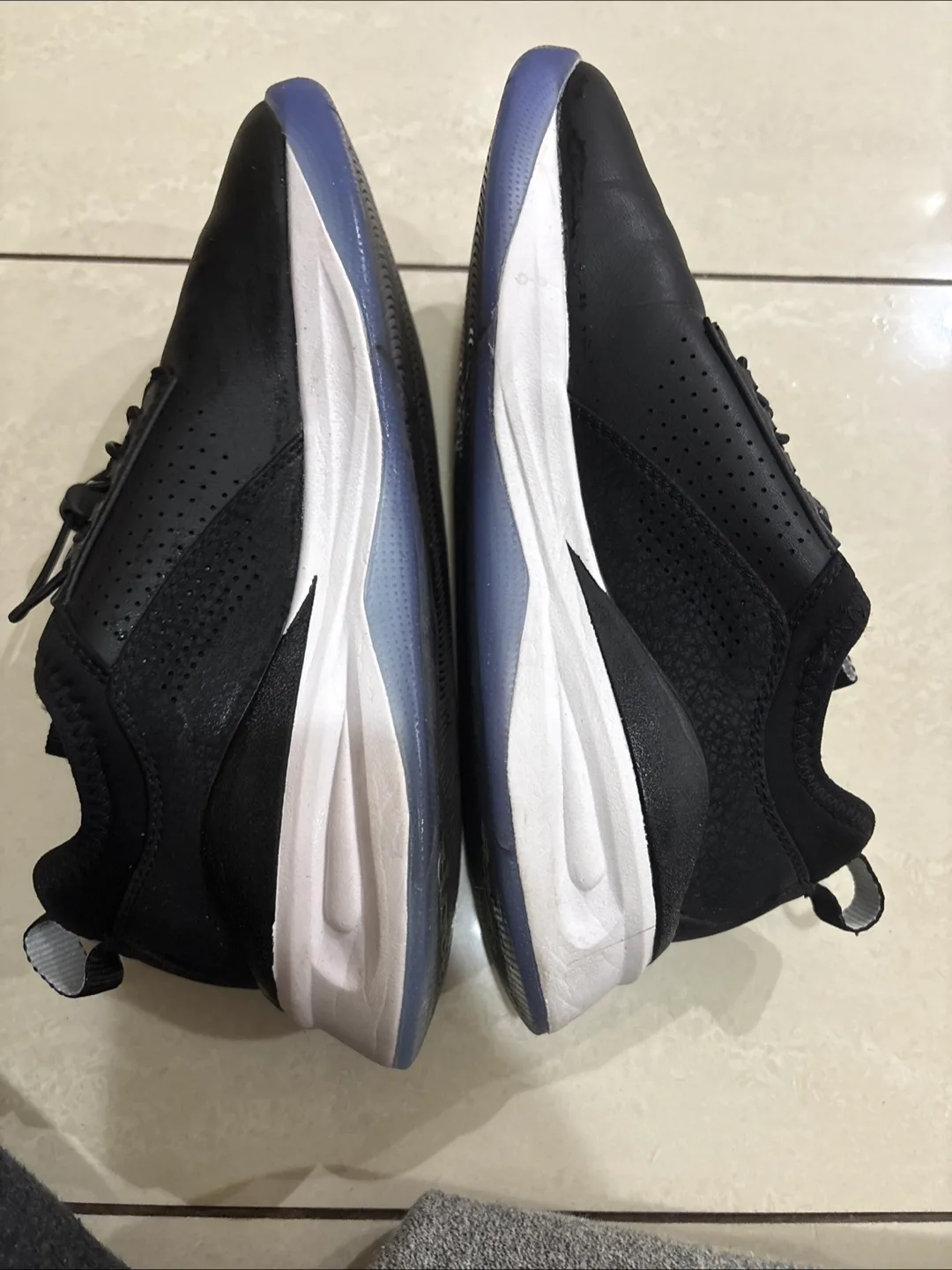 Clove Women's Black Slip-On Sneakers image indicator(3)