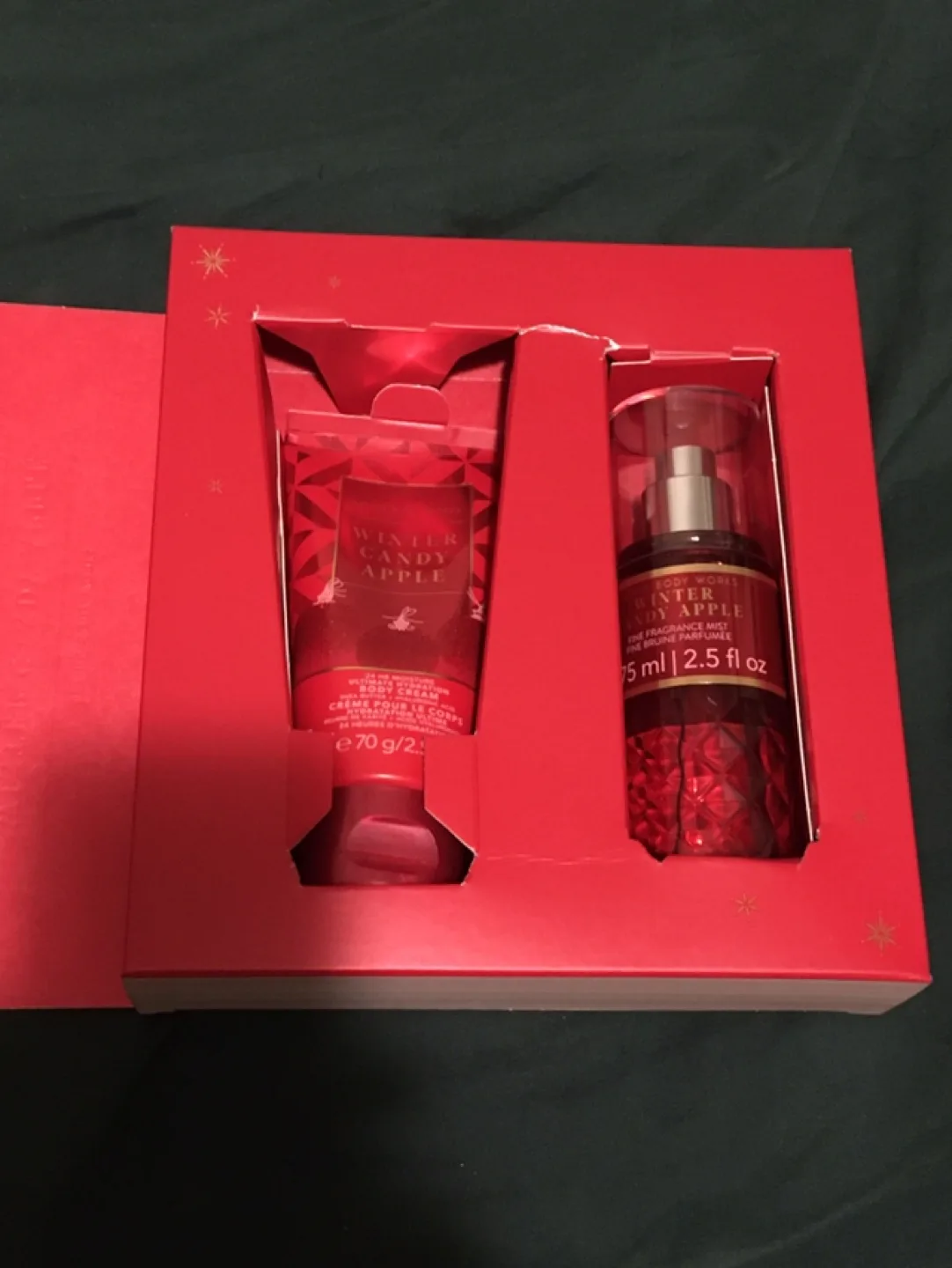Bath & Body Works Winter Candy Apple Gift Set image indicator(4)