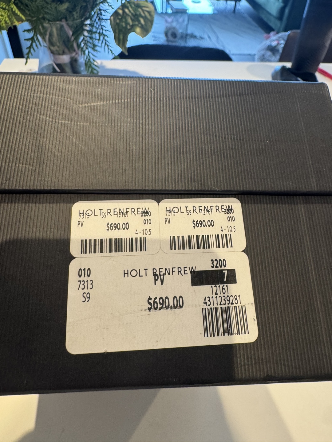 Gucci Leather Sneakers - photo 2