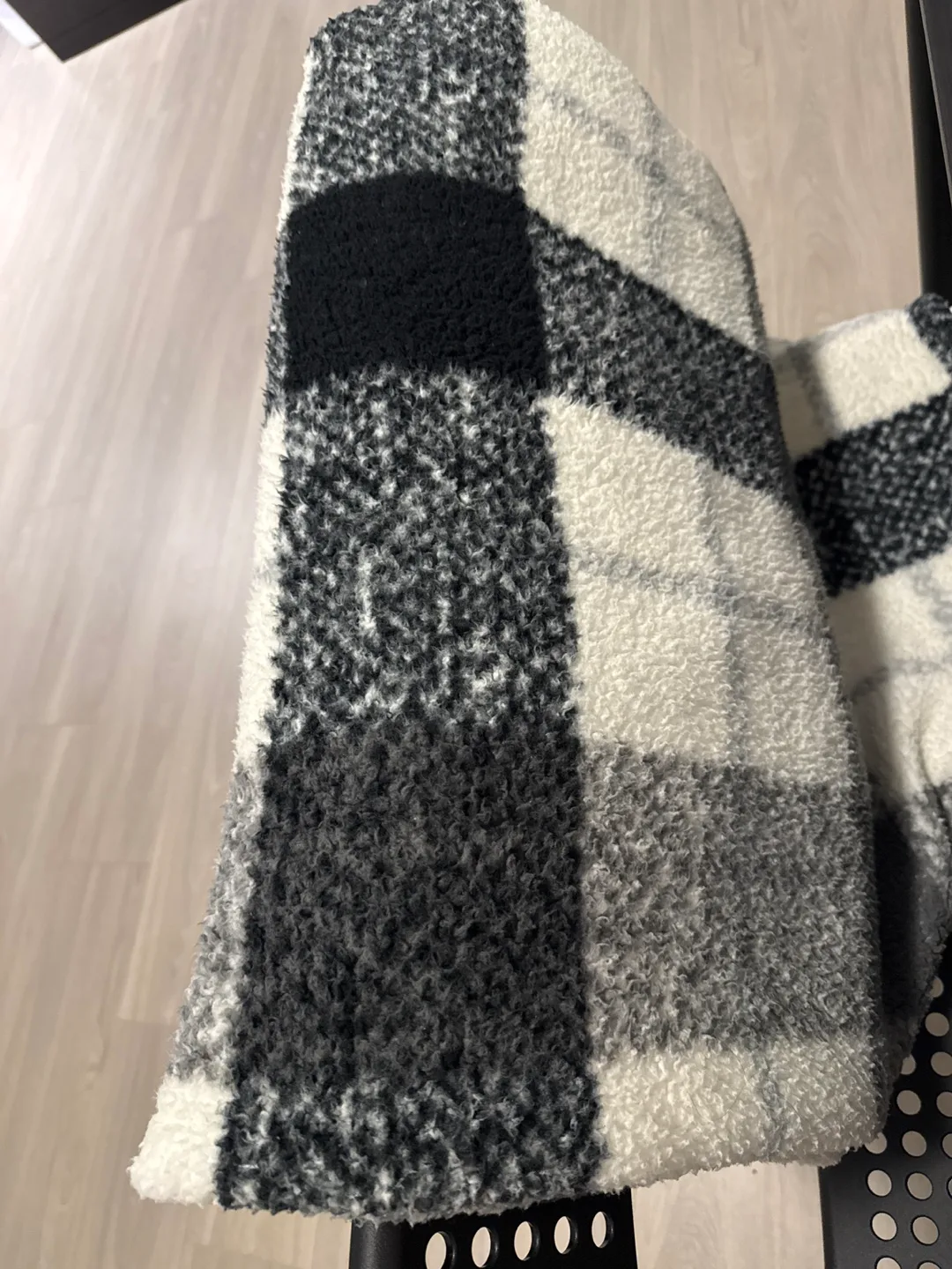 Cozy Sherpa Blanket Throw thumbnail