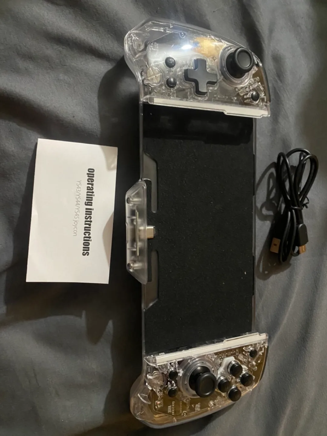 Transparent Mobile Gaming Controller thumbnail
