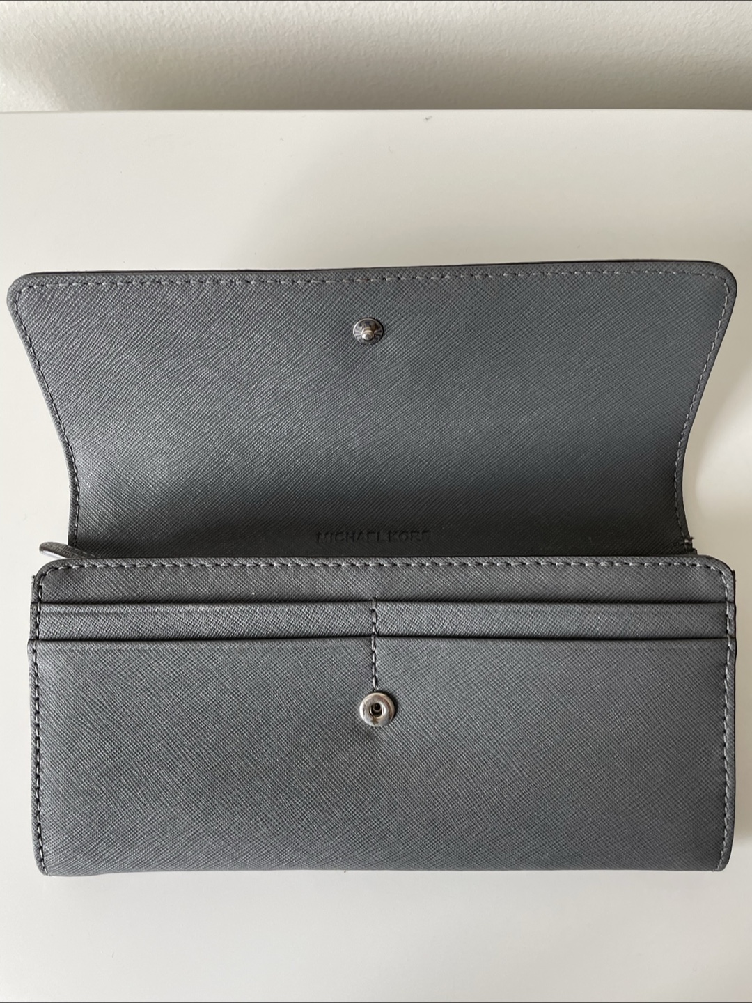 Michael Kors Grey Leather Wallet - photo 2