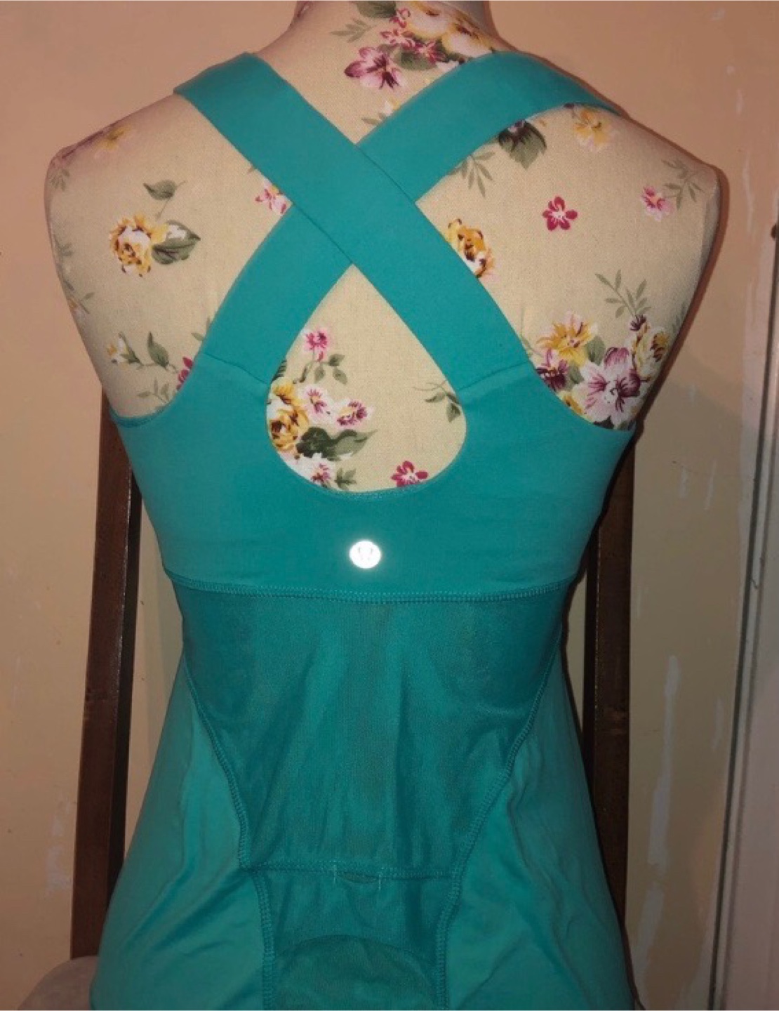 Lululemon Size 6 Teal Workout Tank Top - photo 2