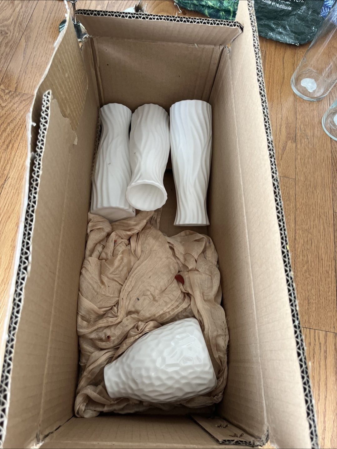 White Ceramic/plastic Vases + Dried Flowers - photo 4
