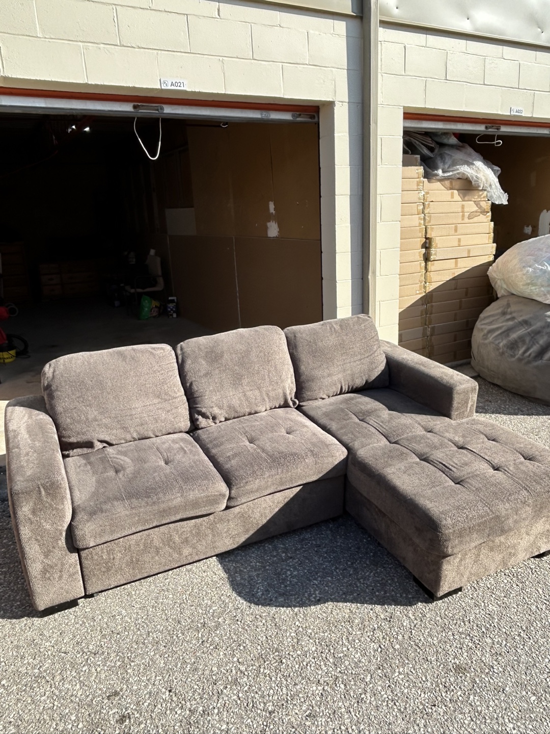 Steam washed Grey Sectional Sofa with Pull-Out Ottoman - photo 4