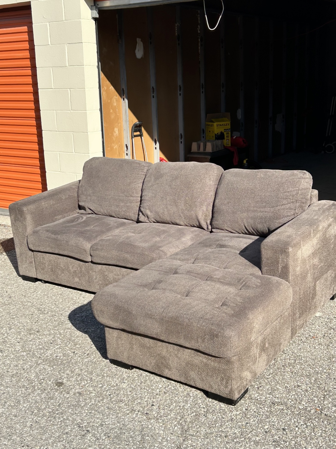 Steam washed Grey Sectional Sofa with Pull-Out Ottoman
