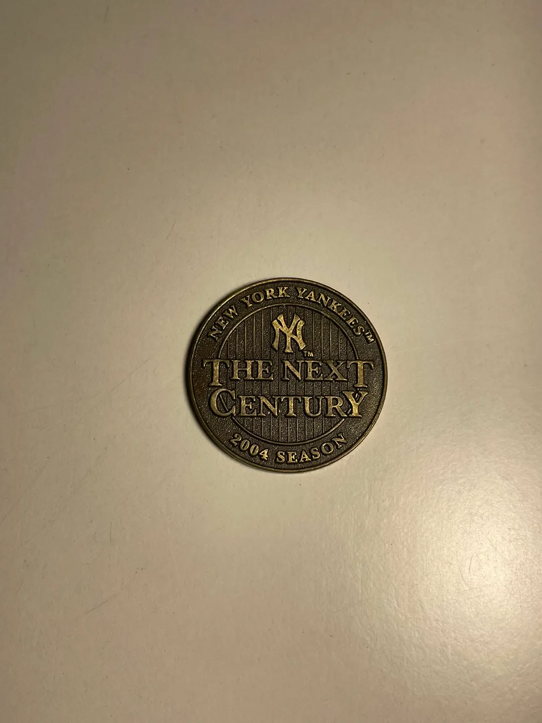 2004 New York Yankees The Next Century Commemorative Coin 🧡 thumbnail