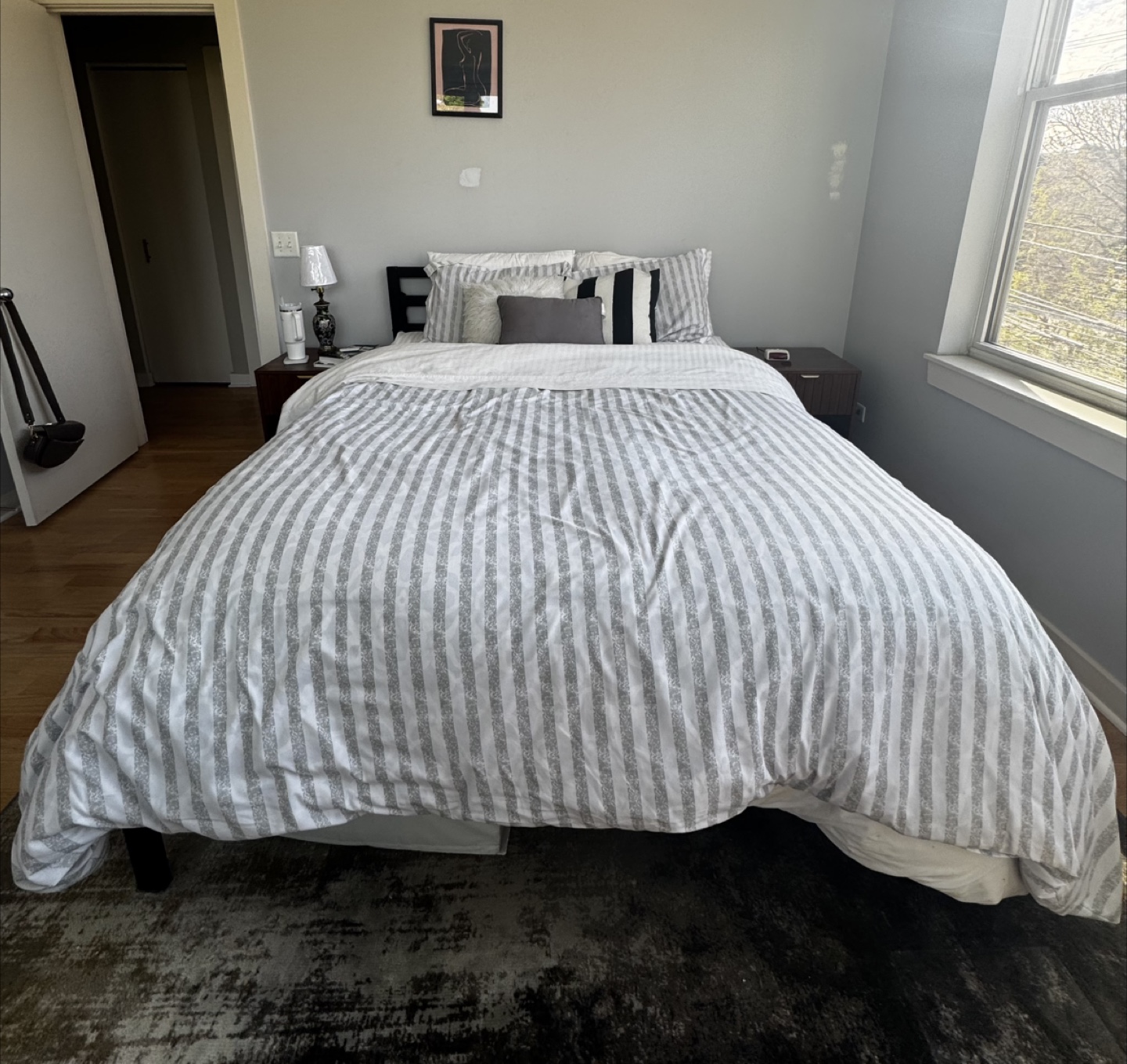 Queen Metal Bed - photo 2