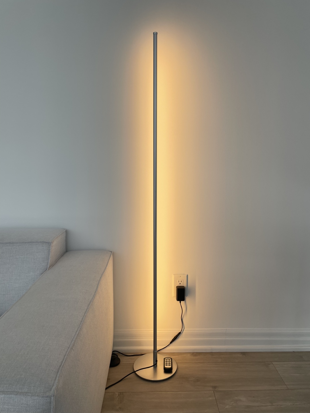 EDISHINE LED Corner Floor Lamp – Remote Control - photo 2