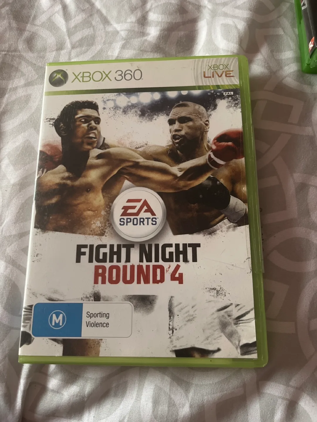 Xbox 360 Fight Night Round 4 thumbnail