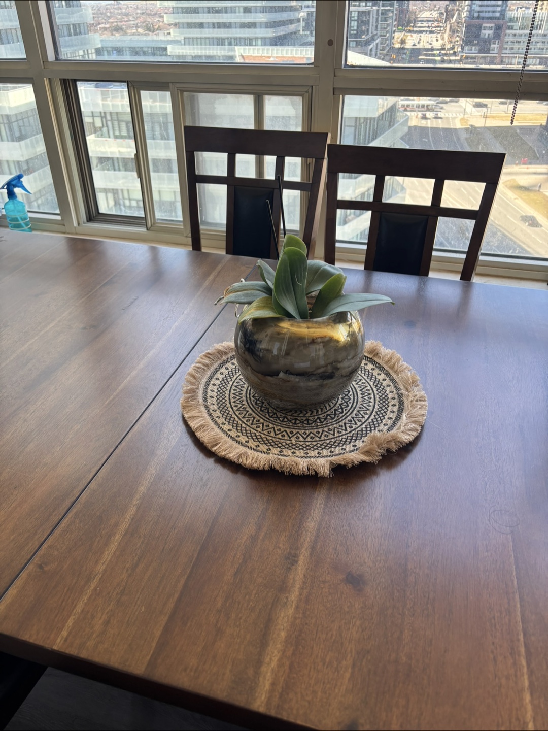 Solid wood Dining Table with 6 Chairs.  Expandable