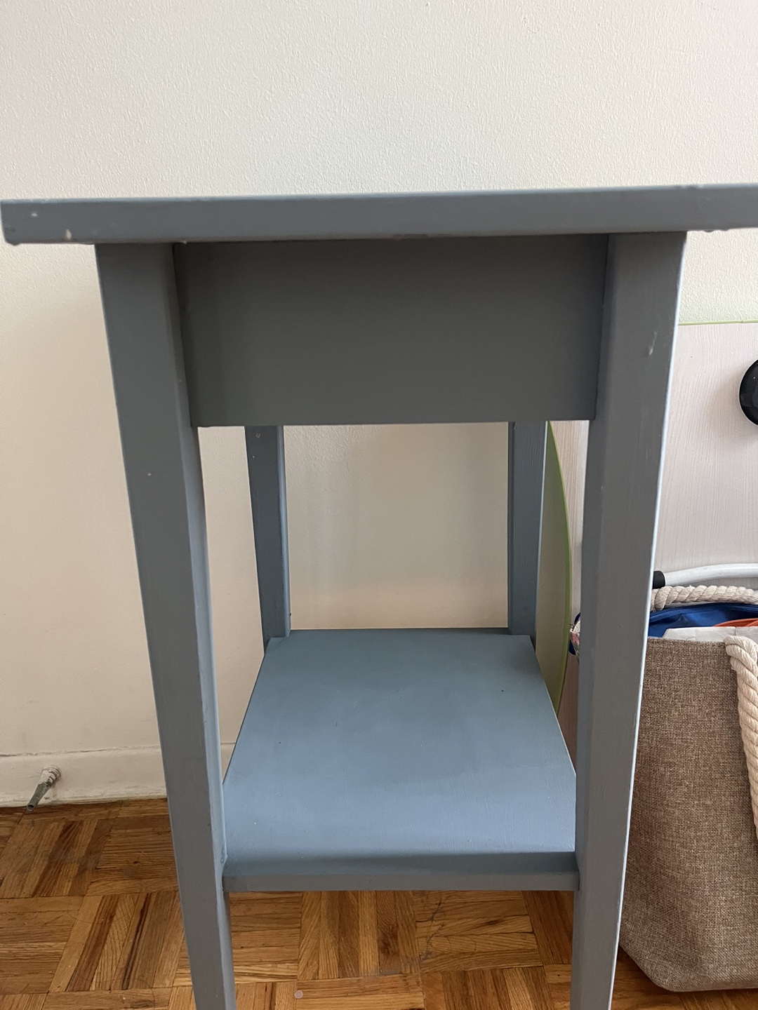 One Yaheetech  Bedside Tables with Drawer with shelf