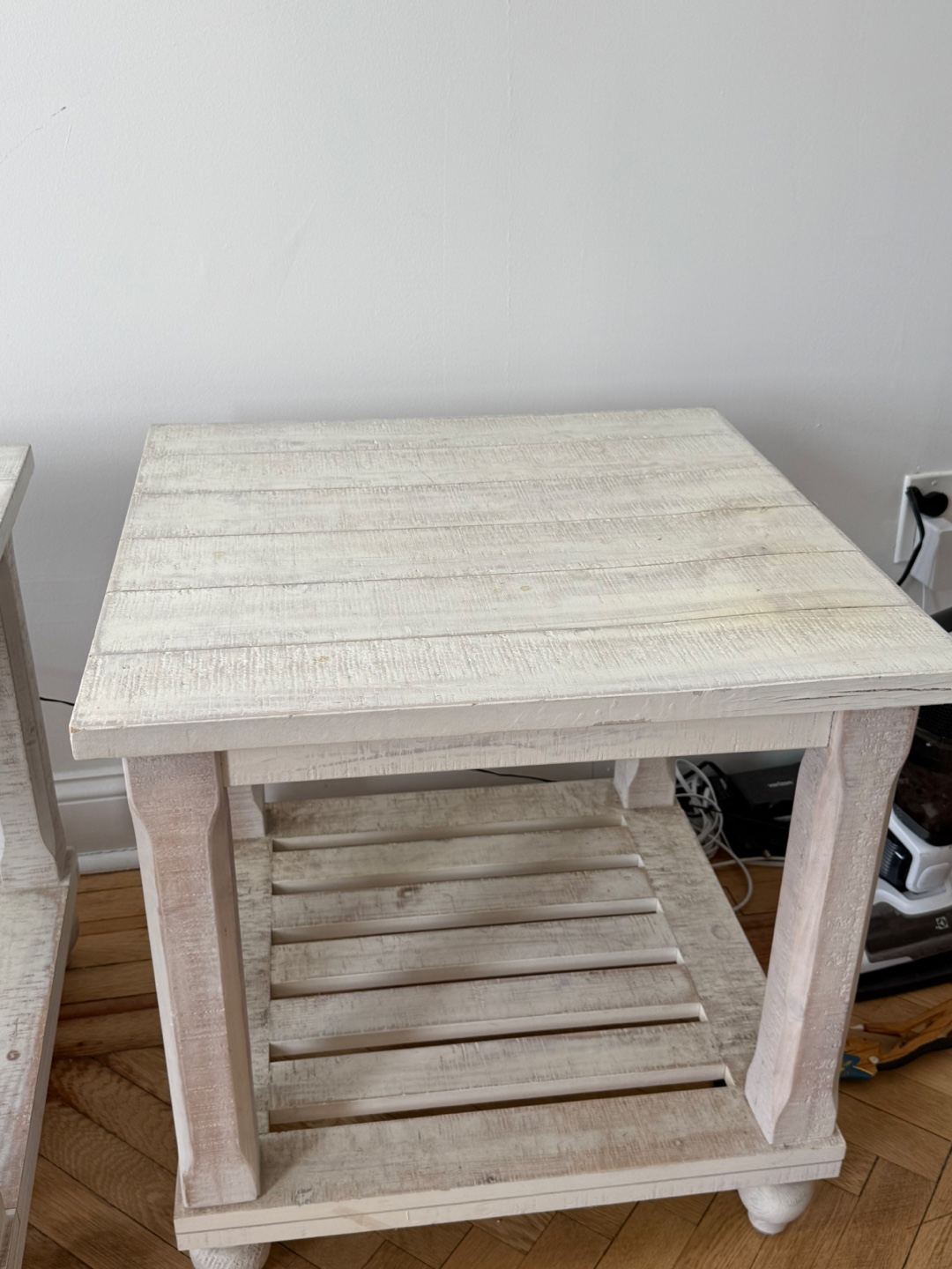 Pair of White Farmhouse End Tables - photo 3
