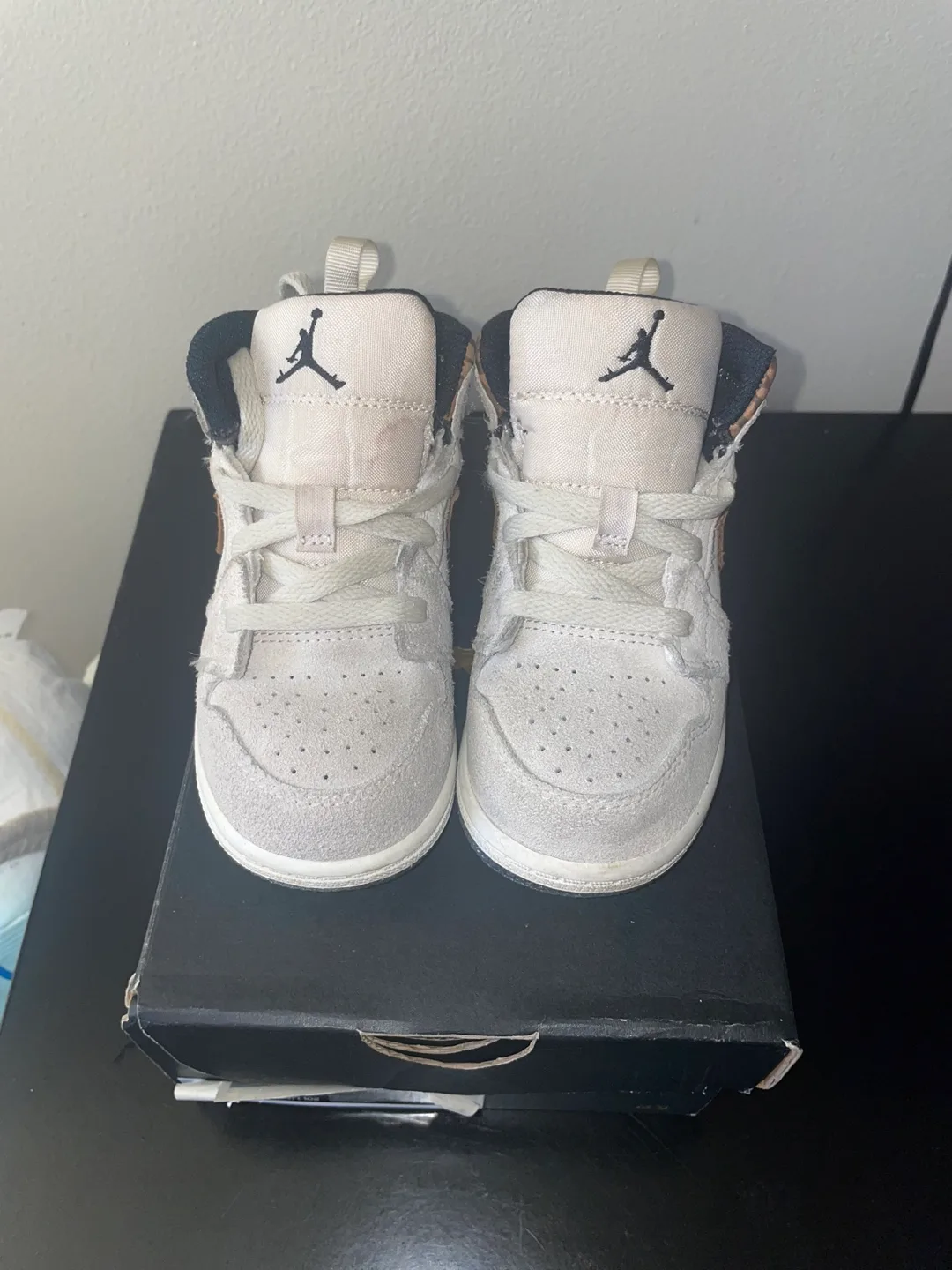 Jordan Mid SE sneakers image indicator(2)