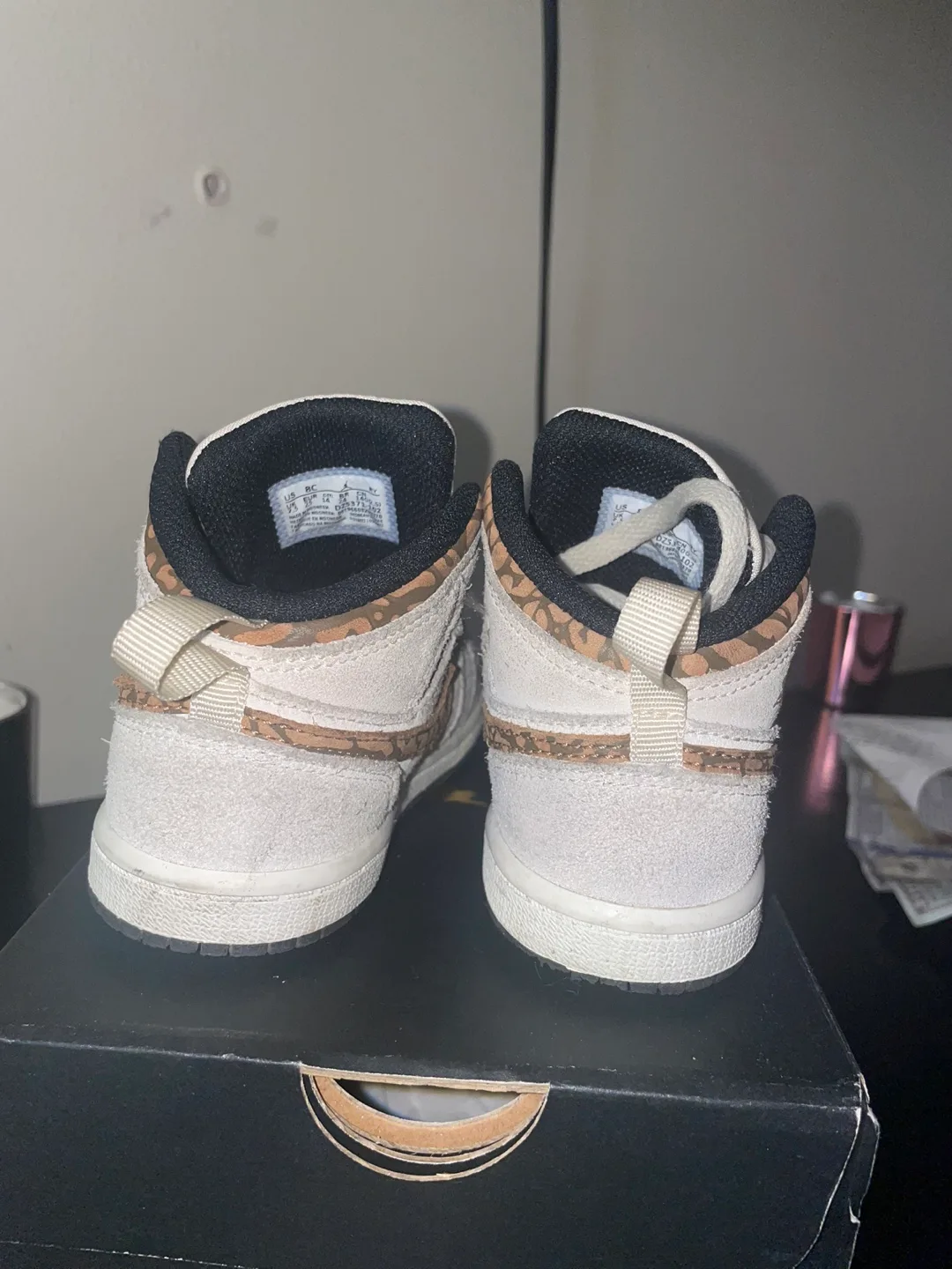 Jordan Mid SE sneakers image indicator(3)