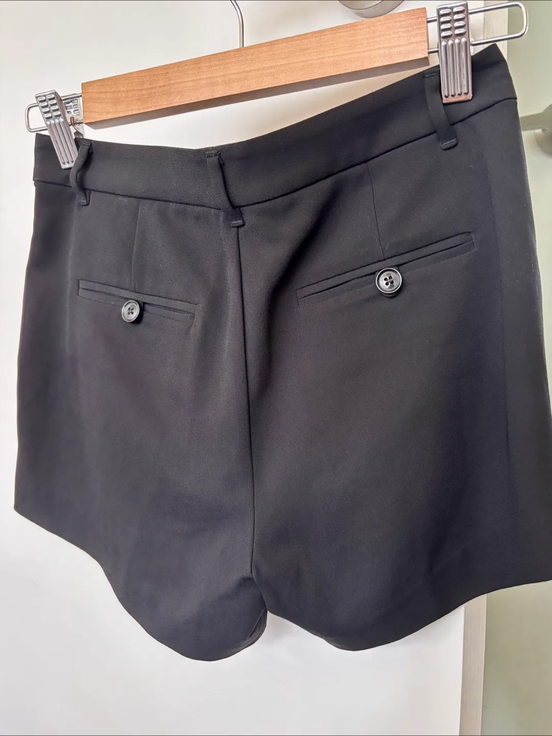 Banana Republic Women's Black Shorts image indicator(2)