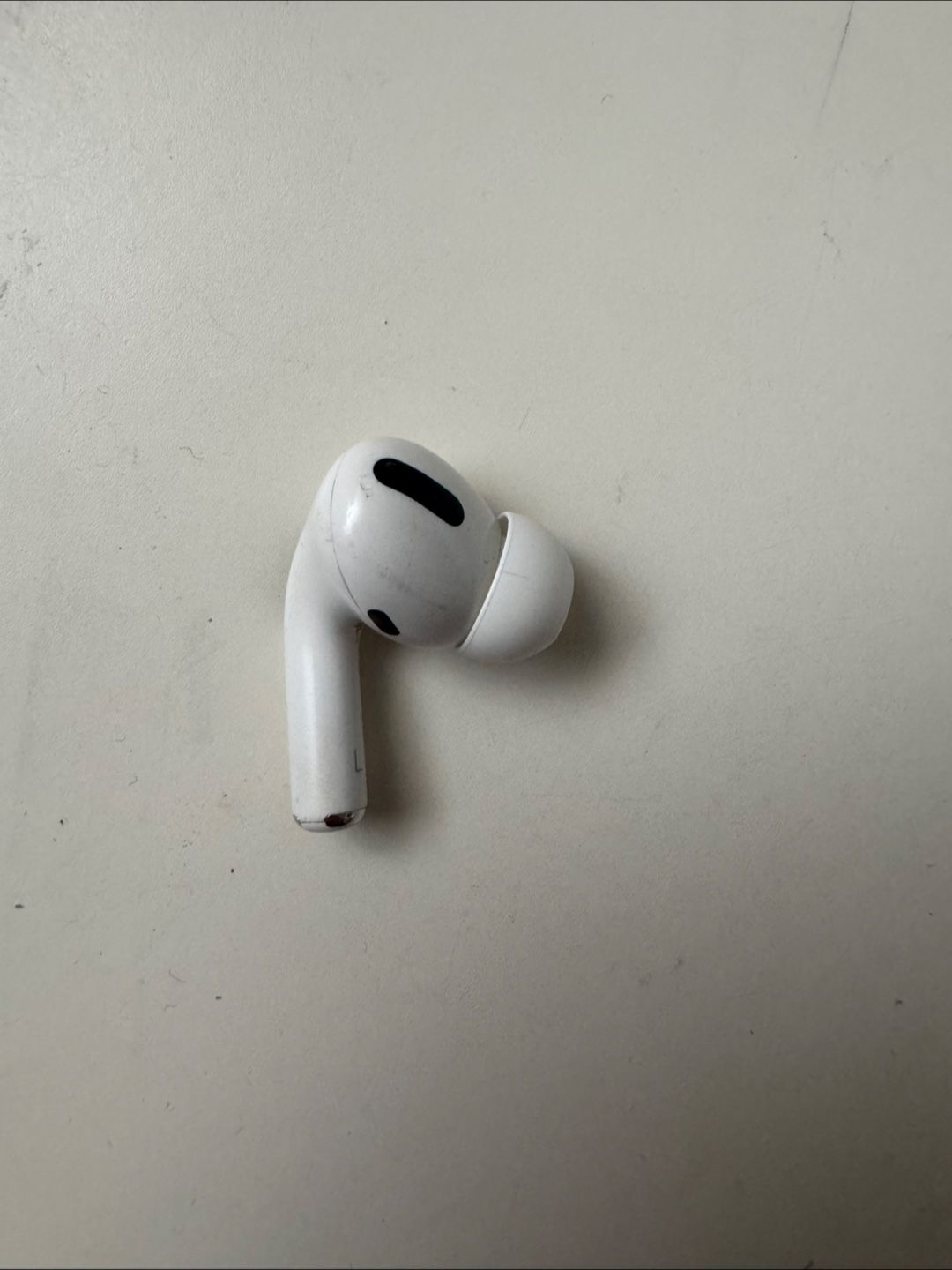 Single Apple AirPod (left) - photo 3