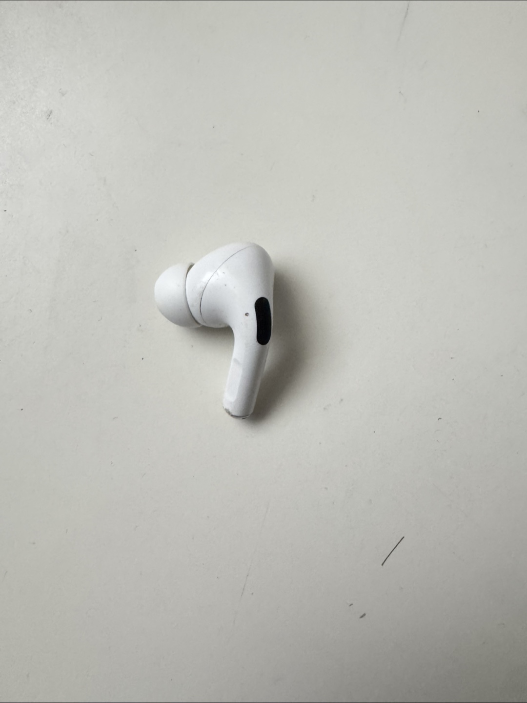 Single Apple AirPod (left)